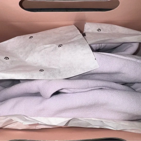 Glossier Limited Edition Lavender Hoodie Large NWT - Picture 6 of 12